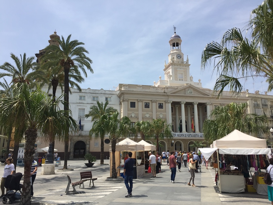 Hang out in Cadiz plazas or public squares