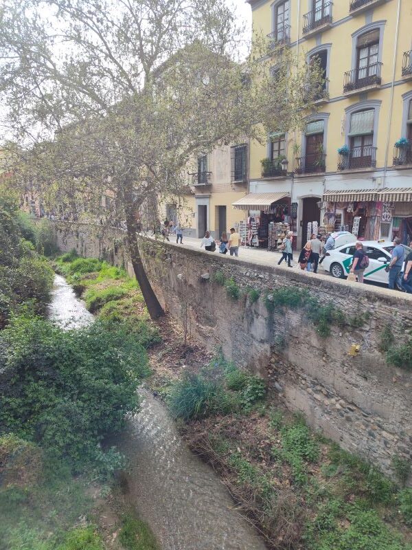 Paseo de los Tristes:, granada