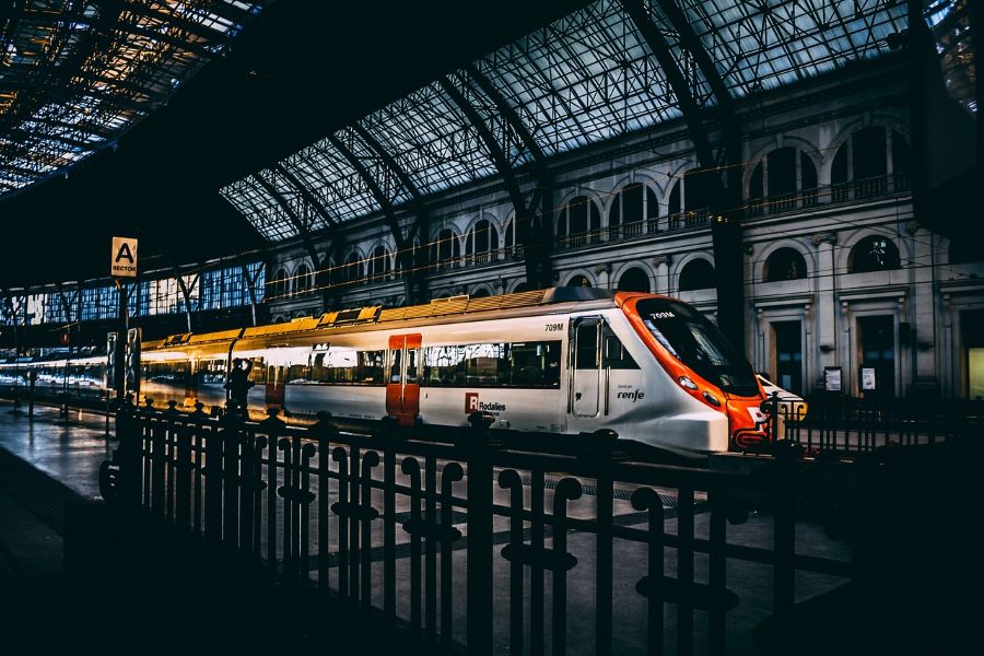 Here are the best transportation options available to get you to Barcelona from Valencia