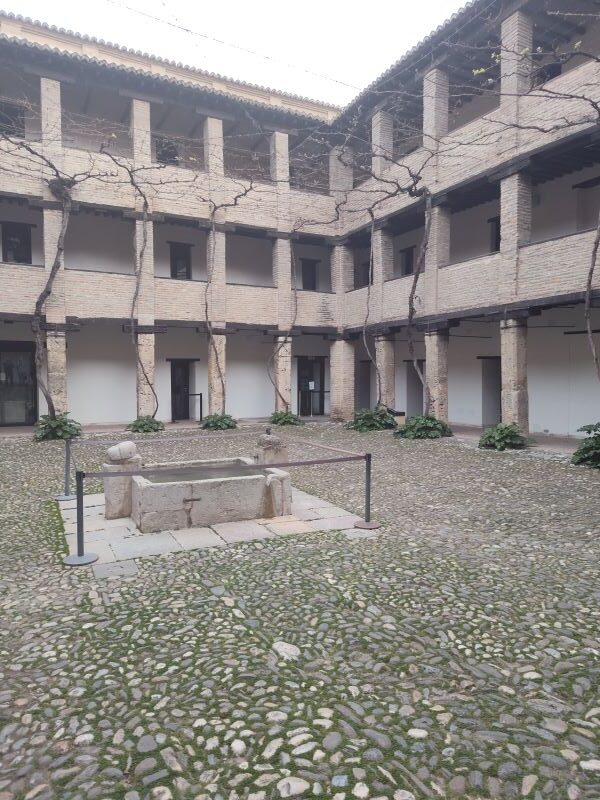 Corral del Carbón: Granada central district