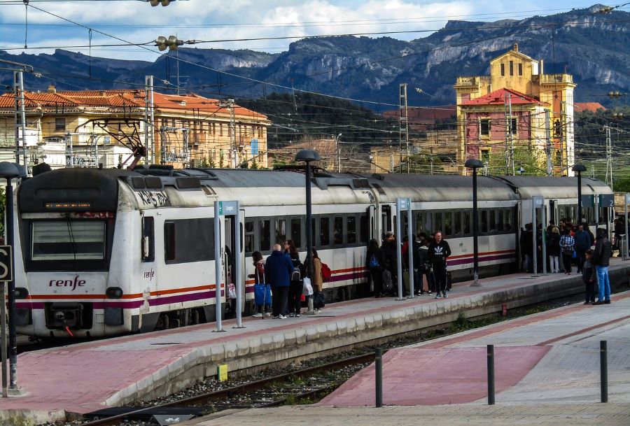 How to get around Barcelona on local transportation