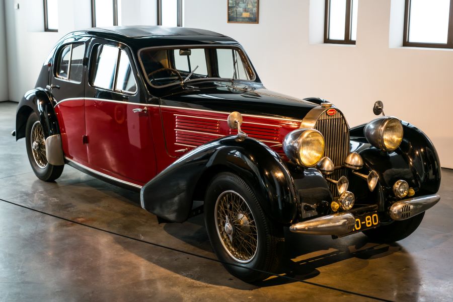 Automobile and Fashion Museum