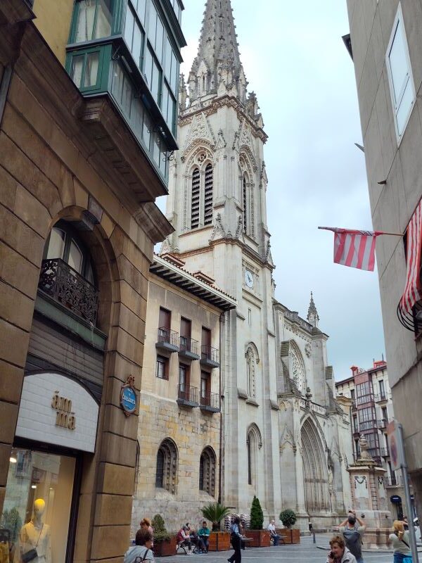 Main attractions and cultural sites of Bilbao's Old Town