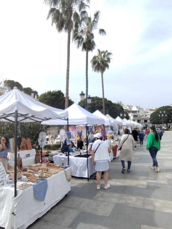 Plaza Virgin de la Pena local shops