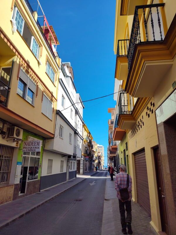 Explore Calle Moncayo