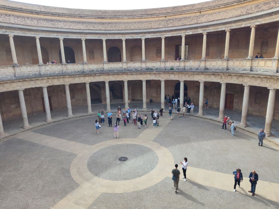 Walk around the Alhambra other landmarks and vista points