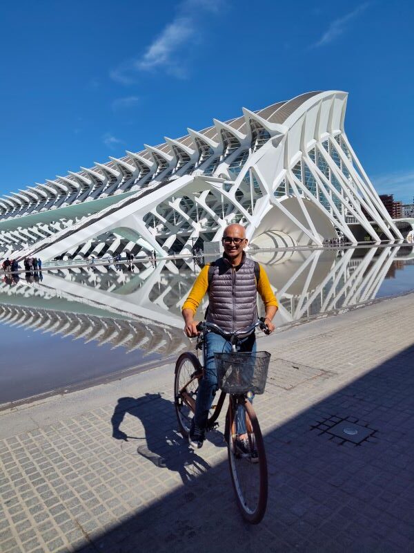 Doing a selfie pic by the water ponds of the City of Arts and Sciences