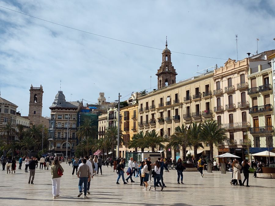 Start the day in the historic district - Valencia Ciutat Vella