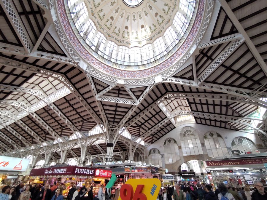 Visit the grand Central Market - Mercado Central