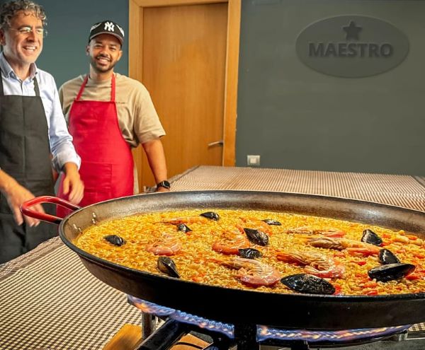 Enjoy a Paella cooking class