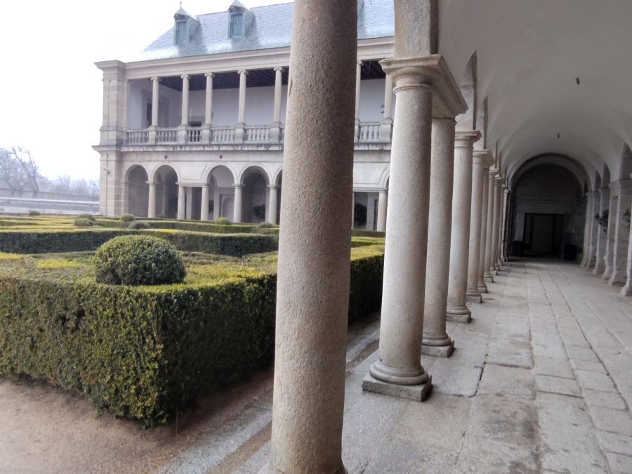 Explore the Public gardens of El Escorial