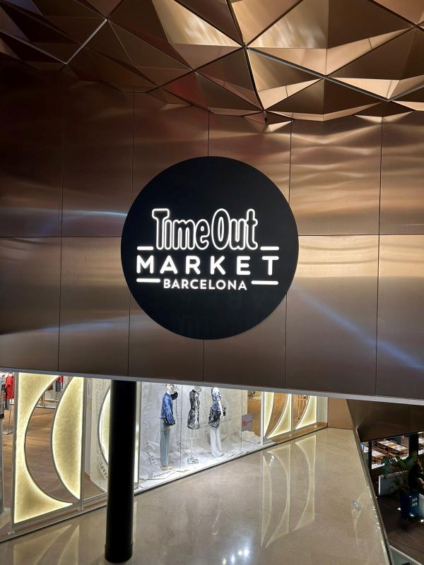 Enjoy an artisanal meal at Time Out Market