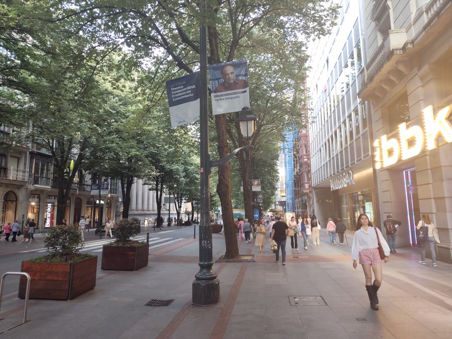Visit the shopping venues and downtown district of Bilbao street scenes