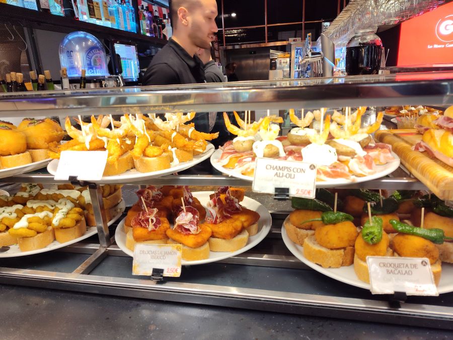 Pintxos bars at Mercado de la Ribera