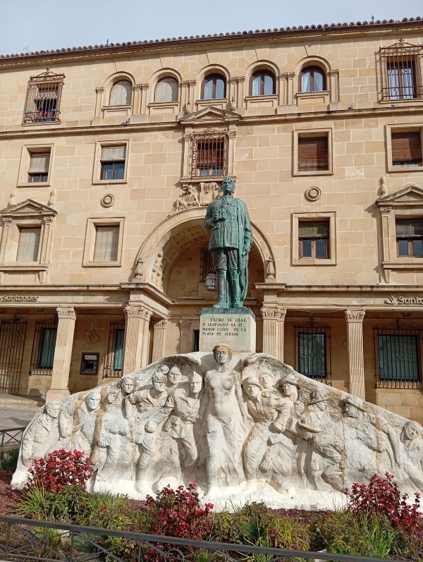 Vázquez de Molina Square (Plaza Vázquez de Molina)