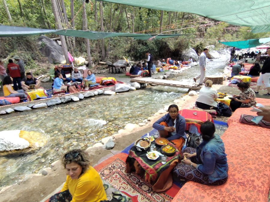 Lunch time on the riverside