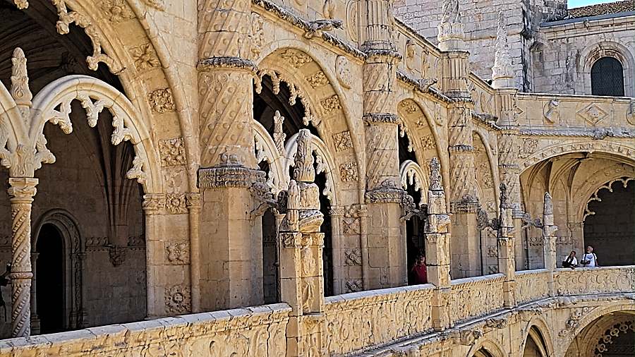 How to Get to Mosteiro dos Jerónimos
