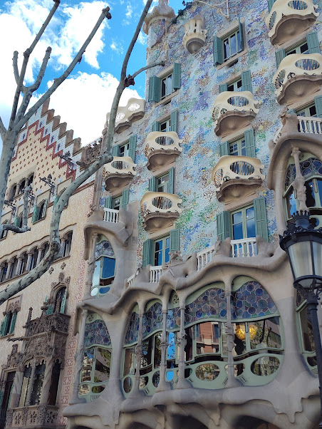 Antoni Gaudi architecture tour