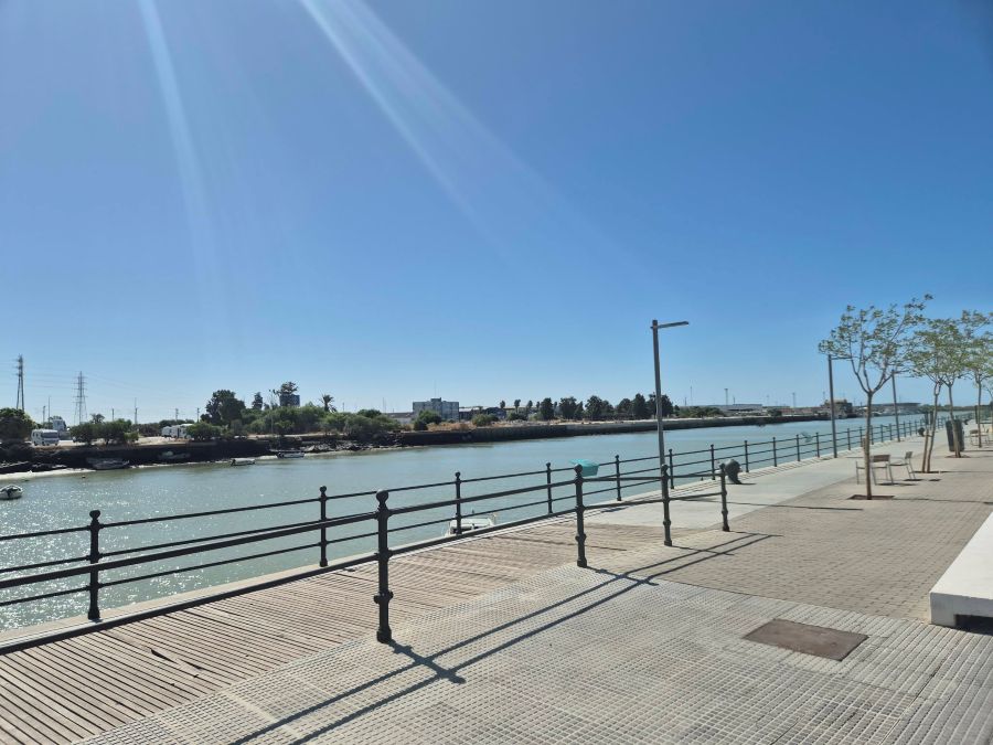 Río Guadalete Waterfront